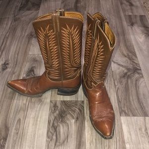 Tony lama pointed toes